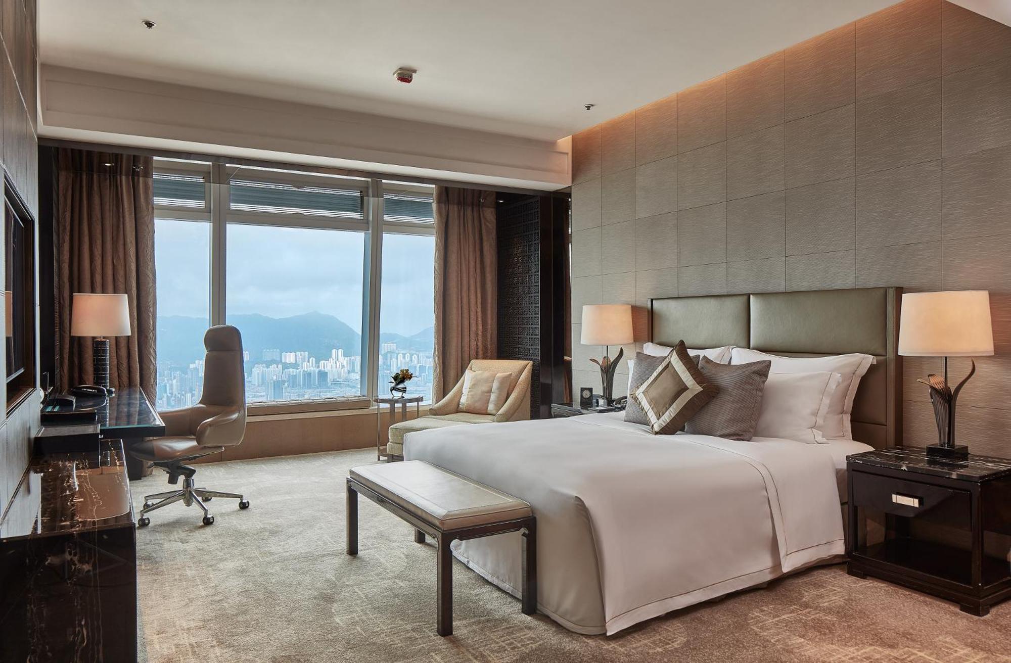 The Ritz-carlton,