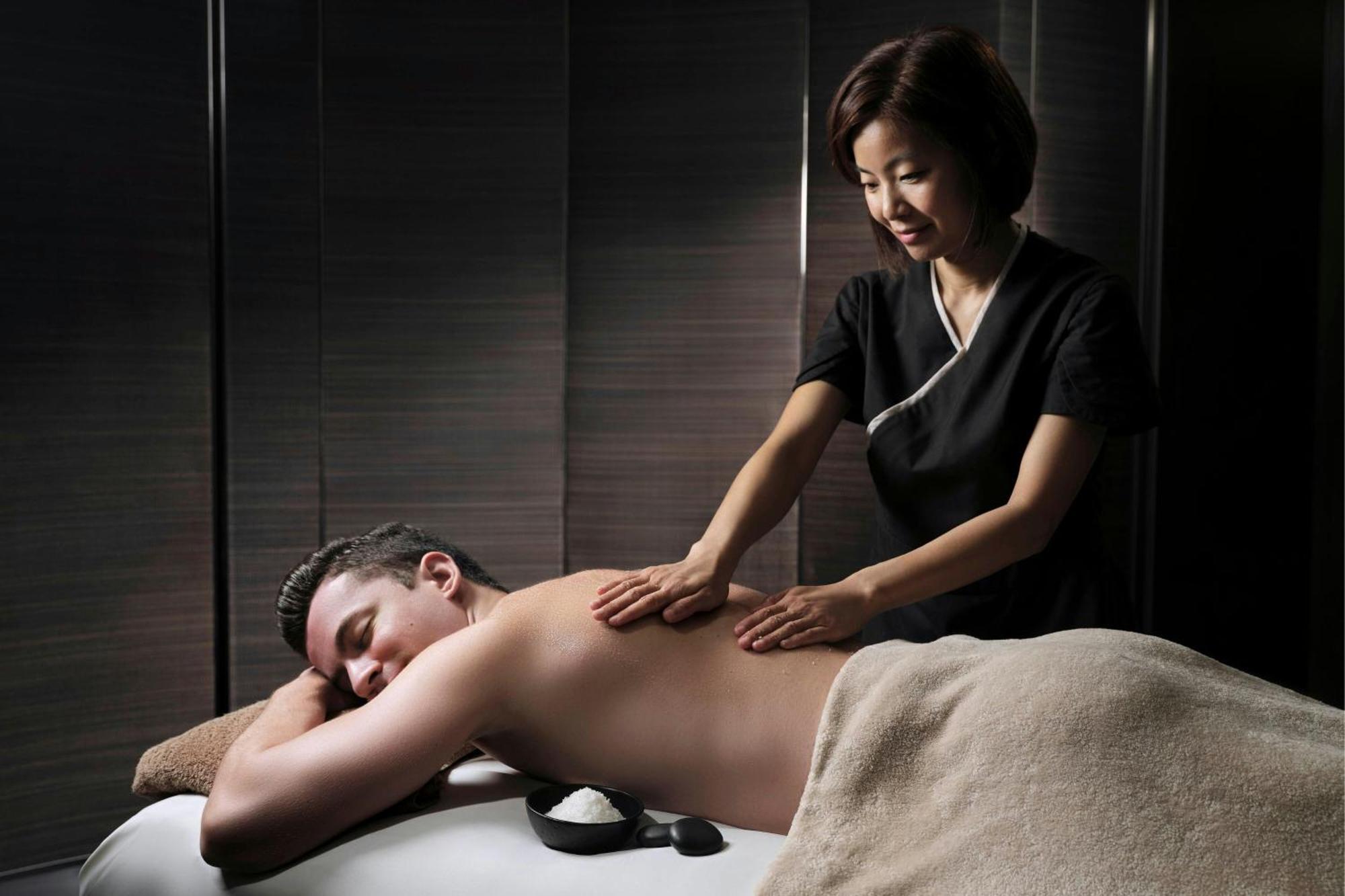 The Ritz-carlton,